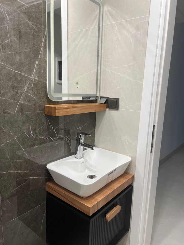 روشویی کابینتی مدل سعادت آباد مشکی به همراه آینه بکلایت